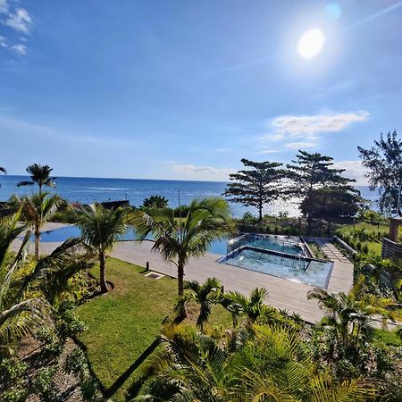 Ocean Point Beach Front Apartment Pointe aux Piments Buitenkant foto